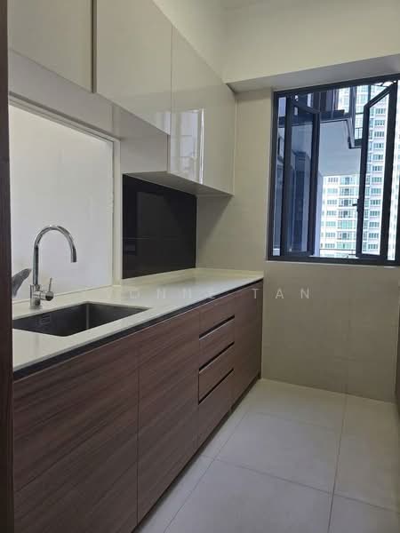 Stirling Residences, 21 Stirling Road, 3 Bedrooms, 980 sqft, Condominium For Rent, by Yvonne Tan, 500203788 - Kitchen - PropertyGuru.com.sg