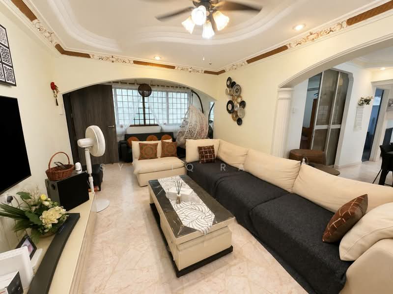 853 Jurong West Street 81, 853 Jurong West Street 81, 4 Bedrooms, 1,356 sqft, HDB Flat For Sale, by Syafiq Rauf, 500203798 - Living Room - PropertyGuru.com.sg