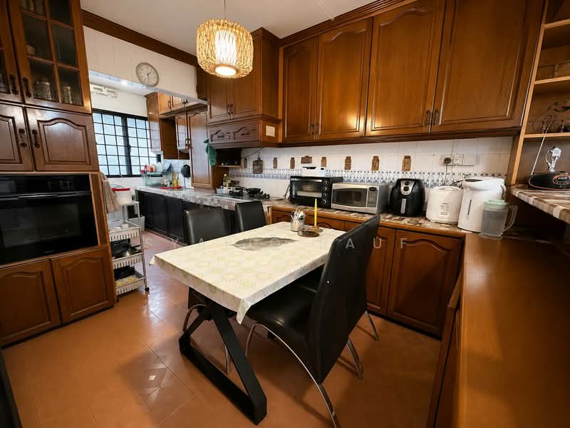 853 Jurong West Street 81, 853 Jurong West Street 81, 4 Bedrooms, 1,356 sqft, HDB Flat For Sale, by Syafiq Rauf, 500203798 - Kitchen - PropertyGuru.com.sg