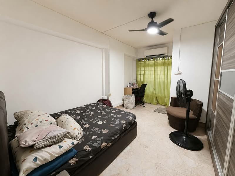 853 Jurong West Street 81, 853 Jurong West Street 81, 4 Bedrooms, 1,356 sqft, HDB Flat For Sale, by Syafiq Rauf, 500203798 - Bedroom - PropertyGuru.com.sg