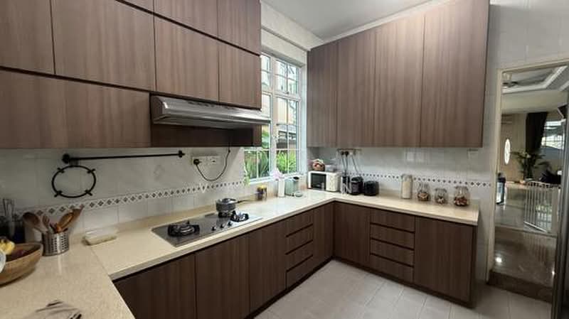 ★ Kew Crescent New List Exclusive! ★ Rare Semi-D 5 Bedroom 5 mins to MRT ★ View Before Its Gone, Bedok South MRT Kew Crescent Kew Drive TEL Line, 5 Bedrooms, 4,200 sqft, Semi-Detached House For Rent, by Val Lin, 500203800 - PropertyGuru.com.sg