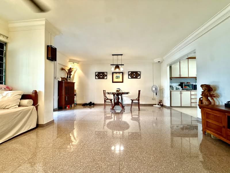 156 Lorong 1 Toa Payoh, 156 Lorong 1 Toa Payoh, 3 Bedrooms, 1,098 sqft, HDB Flat For Sale, by William Quek, 500203802 - Living Room - PropertyGuru.com.sg