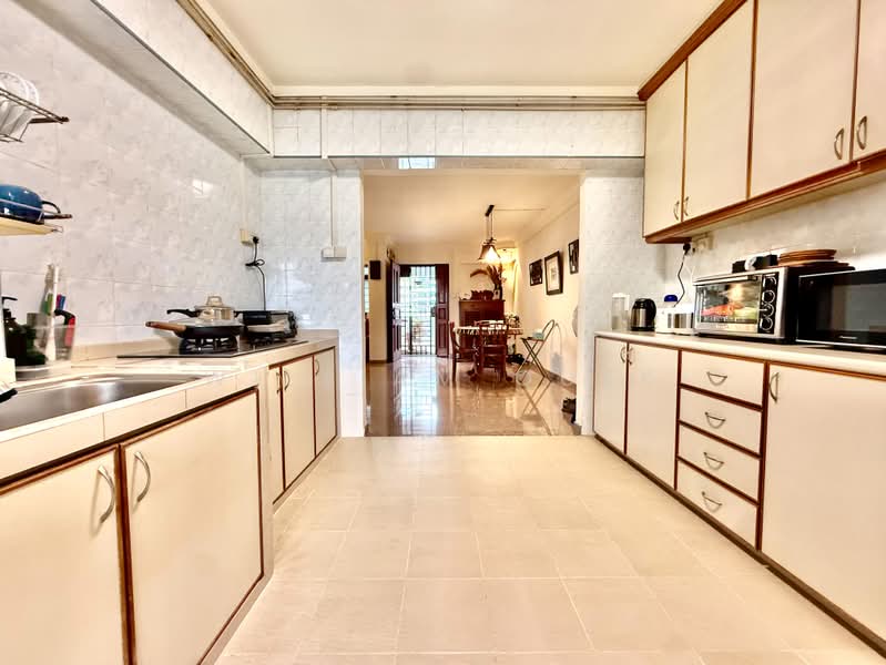 156 Lorong 1 Toa Payoh, 156 Lorong 1 Toa Payoh, 3 Bedrooms, 1,098 sqft, HDB Flat For Sale, by William Quek, 500203802 - Kitchen - PropertyGuru.com.sg