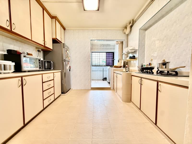 156 Lorong 1 Toa Payoh, 156 Lorong 1 Toa Payoh, 3 Bedrooms, 1,098 sqft, HDB Flat For Sale, by William Quek, 500203802 - Kitchen - PropertyGuru.com.sg