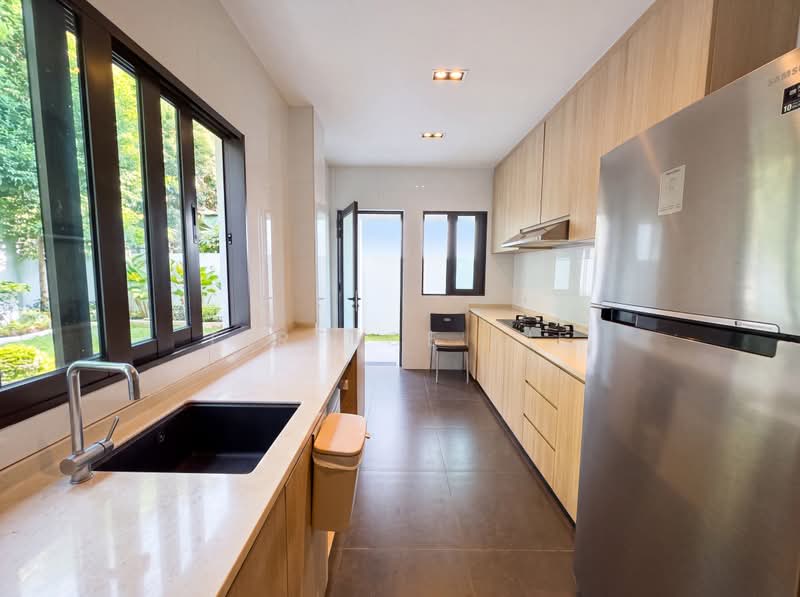 East Coast 2.5 Storey Freehold Detached, East Coast / Marine Parade, 5 Bedrooms, 6,572 sqft, Detached House For Sale, by Terence Xie, 500203820 - Kitchen - PropertyGuru.com.sg