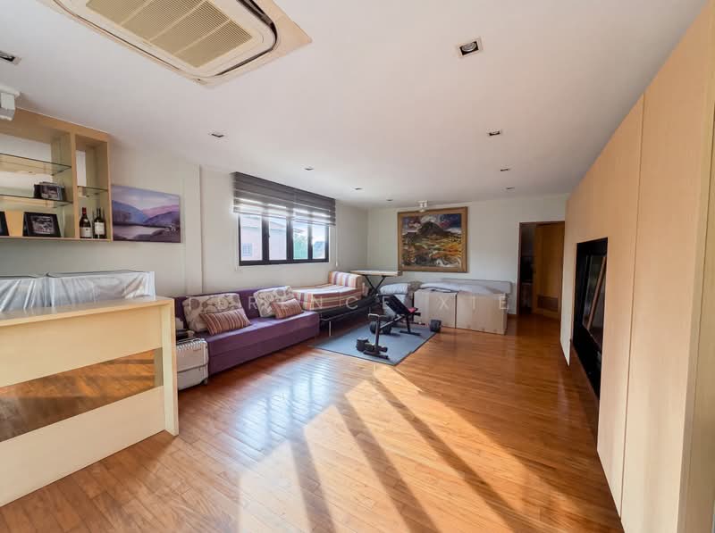 East Coast 2.5 Storey Freehold Detached, East Coast / Marine Parade, 5 Bedrooms, 6,572 sqft, Detached House For Sale, by Terence Xie, 500203820 - Living Room - PropertyGuru.com.sg