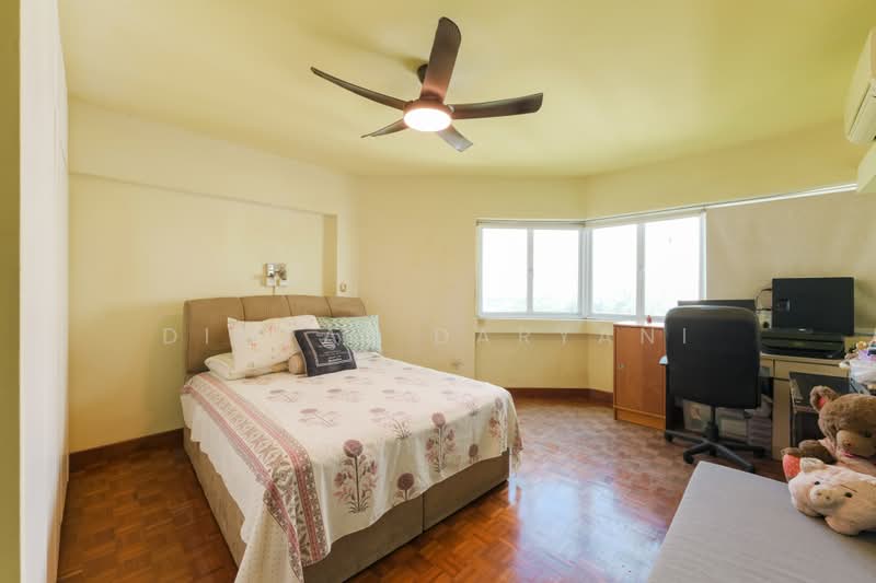 Ivory Heights, Jurong East Street 13, 3 Bedrooms, 1,668 sqft, Condominium For Sale, by Dimpal Daryani, 500203832 - Master Bedroom - PropertyGuru.com.sg
