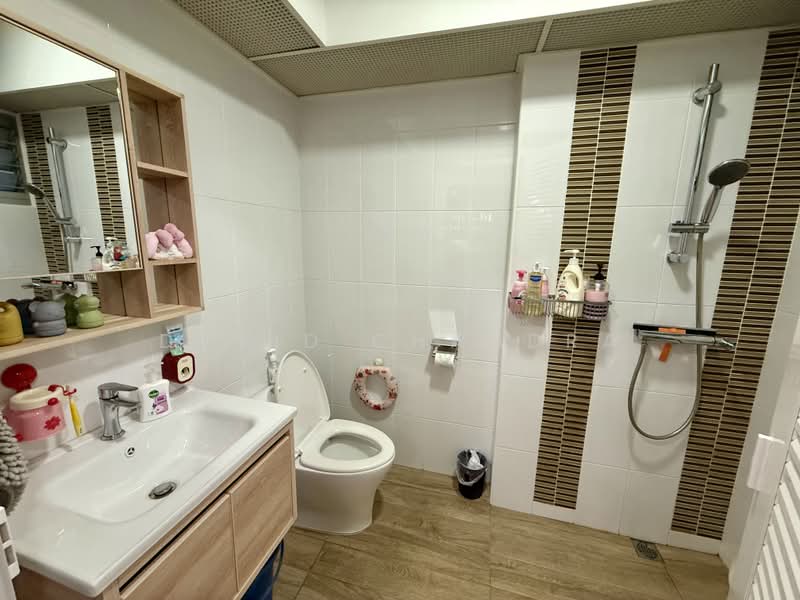 332B Anchorvale Link, 332B Anchorvale Link, 4 Bedrooms, 1,206 sqft, HDB Flat For Sale, by David Chandra, 500203842 - Bathroom - PropertyGuru.com.sg