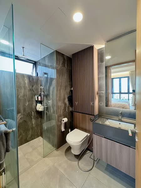 Midwood, 8 Hillview Rise, 2 Bedrooms, 786 sqft, Condominium For Rent, by Jeffrey Koh, 500203851 - Bathroom - PropertyGuru.com.sg