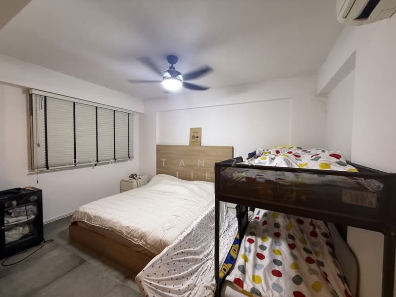 489C Choa Chu Kang Avenue 5, 489C Choa Chu Kang Avenue 5, 3 Bedrooms, 1,001 sqft, HDB Flat For Sale, by Ryan Tan Zheng Jie, 500203853 - Bedroom - PropertyGuru.com.sg