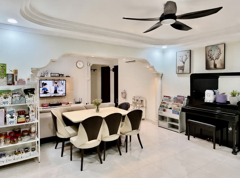 322 Sembawang Close, 322 Sembawang Close, Sembawang / Yishun, 3 Bedrooms, 1,087 sqft, HDB Flat For Sale, by Jeslyn Lim 林瑞香, 500203869 - Living Room - PropertyGuru.com.sg