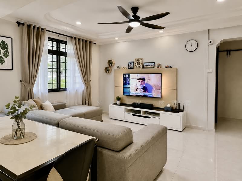 322 Sembawang Close, 322 Sembawang Close, Sembawang / Yishun, 3 Bedrooms, 1,087 sqft, HDB Flat For Sale, by Jeslyn Lim 林瑞香, 500203869 - Living Room - PropertyGuru.com.sg