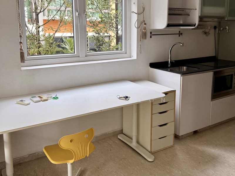 Suites @ Paya Lebar, 418 Upper Paya Lebar Road, 1 Bedroom, 409 sqft, Condominium For Rent, by Jamie Woon, 500203876 - Kitchen - PropertyGuru.com.sg