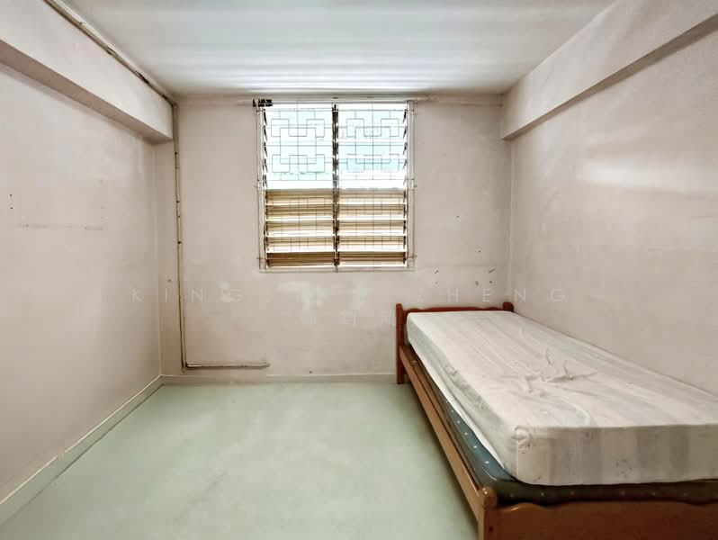118 Lorong 1 Toa Payoh, 118 Lorong 1 Toa Payoh, 2 Bedrooms, 699 sqft, HDB Flat For Sale, by Kingsley Zheng 鄭鈞鴻, 500203902 - Bedroom - PropertyGuru.com.sg