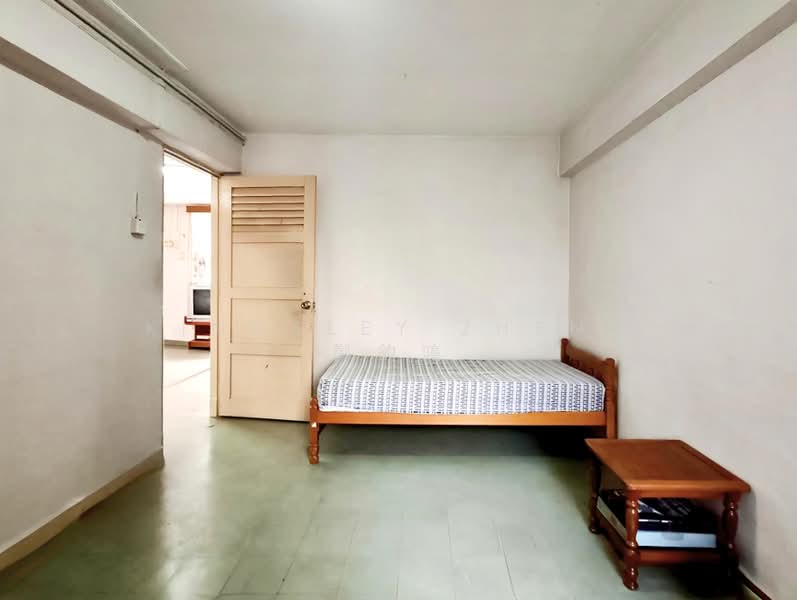 118 Lorong 1 Toa Payoh, 118 Lorong 1 Toa Payoh, 2 Bedrooms, 699 sqft, HDB Flat For Sale, by Kingsley Zheng 鄭鈞鴻, 500203902 - Bedroom - PropertyGuru.com.sg