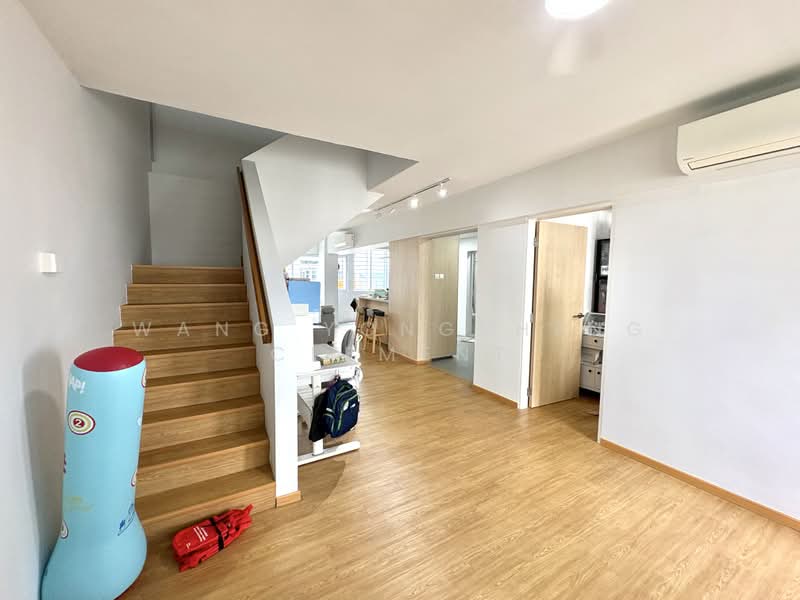 941 Tampines Avenue 5, 941 Tampines Avenue 5, 4 Bedrooms, 1,568 sqft, HDB Flat For Sale, by Wang YongSheng Clement, 500203934 - Living Room - PropertyGuru.com.sg