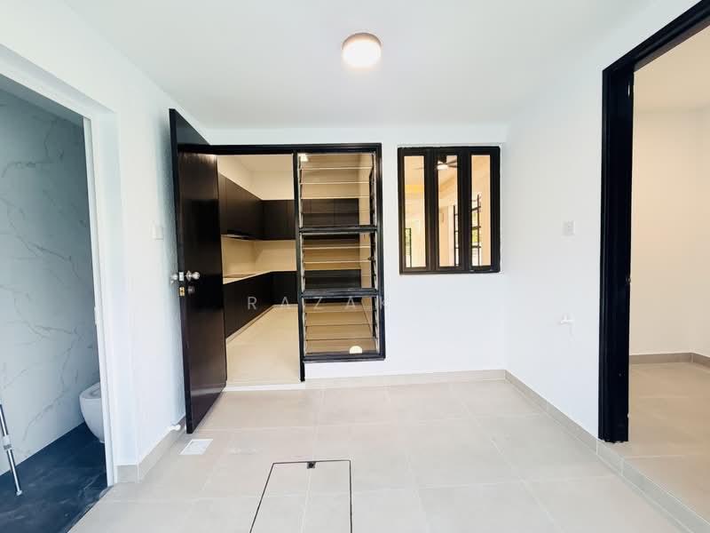 Newly Renovated Corner Terrace @ Minaret Walk, Minaret Walk, 5 Bedrooms, 2,500 sqft, Corner Terrace For Sale, by Razak ., 500203937 - Kitchen - PropertyGuru.com.sg