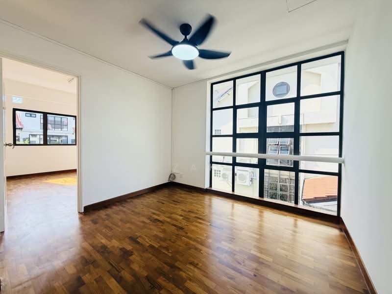 Newly Renovated Corner Terrace @ Minaret Walk, Minaret Walk, 5 Bedrooms, 2,500 sqft, Corner Terrace For Sale, by Razak ., 500203937 - Interior - PropertyGuru.com.sg