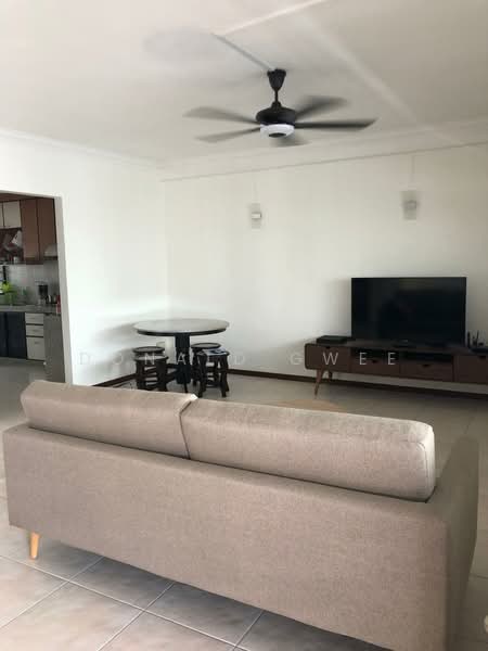 502A Woodlands Drive 14, 502A Woodlands Drive 14, 3 Bedrooms, 1,087 sqft, HDB Flat For Rent, by Donald Gwee, 500203952 - Living Room - PropertyGuru.com.sg