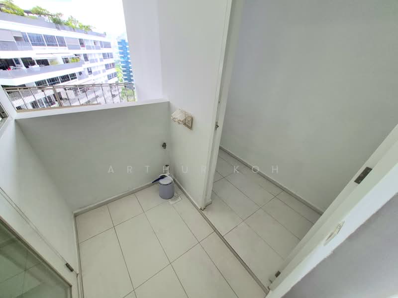 The Interlace, 180 Depot Road, 3 Bedrooms, 1,259 sqft, Condominium For Sale, by Arthur Koh, 500203959 - Washing Machine Yard area - PropertyGuru.com.sg