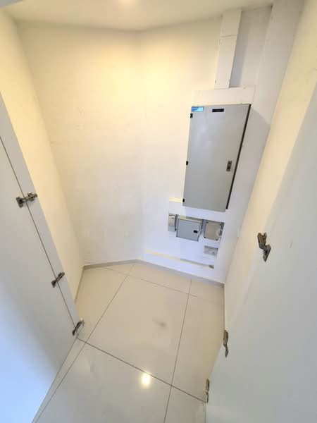 The Interlace, 180 Depot Road, 3 Bedrooms, 1,259 sqft, Condominium For Sale, by Arthur Koh, 500203959 - Storeroom - PropertyGuru.com.sg