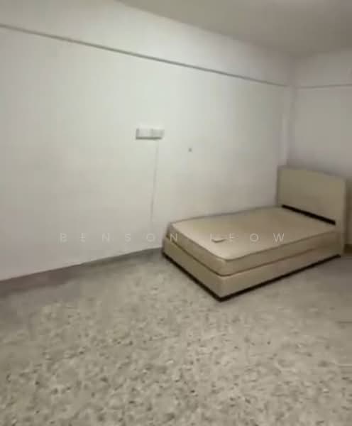 362 Clementi Avenue 2, 362 Clementi Avenue 2, 2 Bedrooms, 883 sqft, HDB Flat For Sale, by Benson Leow, 500203980 - Bedroom - PropertyGuru.com.sg