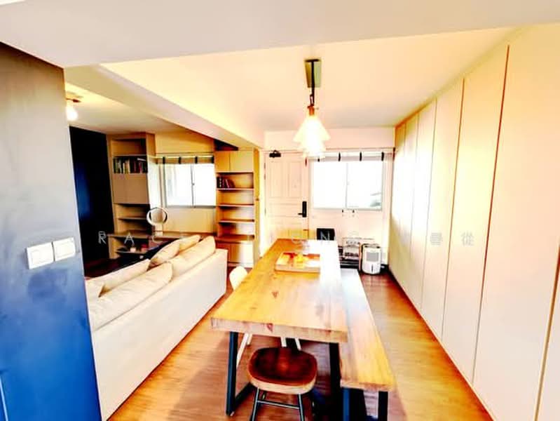 7 Marine Terrace, 7 Marine Terrace, 2 Bedrooms, 635 sqft, HDB Flat For Sale, by Grace LIONG 梁礜從, 500204001 - Living Room - PropertyGuru.com.sg
