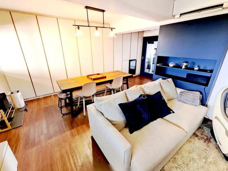 7 Marine Terrace, 7 Marine Terrace, 2 Bedrooms, 635 sqft, HDB Flat For Sale, by Grace LIONG 梁礜從, 500204001 - Living Room - PropertyGuru.com.sg