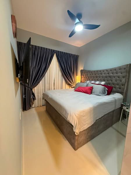 Stratum, 84 Elias Road, 2 Bedrooms, 947 sqft, Condominium For Sale, by Kamal Karim, 500204015 - Bedroom - PropertyGuru.com.sg