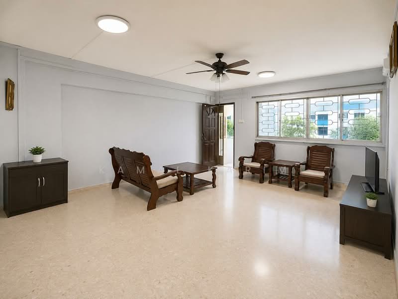236 Tampines Street 21, 236 Tampines Street 21, 3 Bedrooms, 1,119 sqft, HDB Flat For Sale, by Kamal Karim, 500204023 - Living Room - PropertyGuru.com.sg