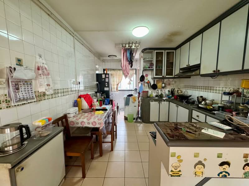 463 Hougang Avenue 10, 463 Hougang Avenue 10, 3 Bedrooms, 1,140 sqft, HDB Flat For Sale, by Jonathan Goh Kai Jie, 500204025 - Kitchen - PropertyGuru.com.sg