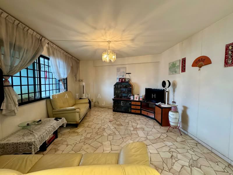 463 Hougang Avenue 10, 463 Hougang Avenue 10, 3 Bedrooms, 1,140 sqft, HDB Flat For Sale, by Jonathan Goh Kai Jie, 500204025 - Living Room - PropertyGuru.com.sg