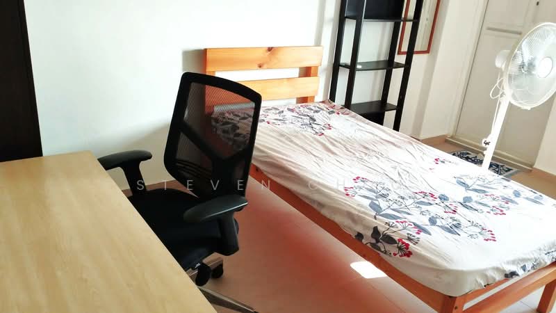 402 Pandan Gardens, 402 Pandan Gardens, Room Rental, 120 sqft, HDB Flat For Rent, by Steven Choo, 500204030 - Bedroom - PropertyGuru.com.sg