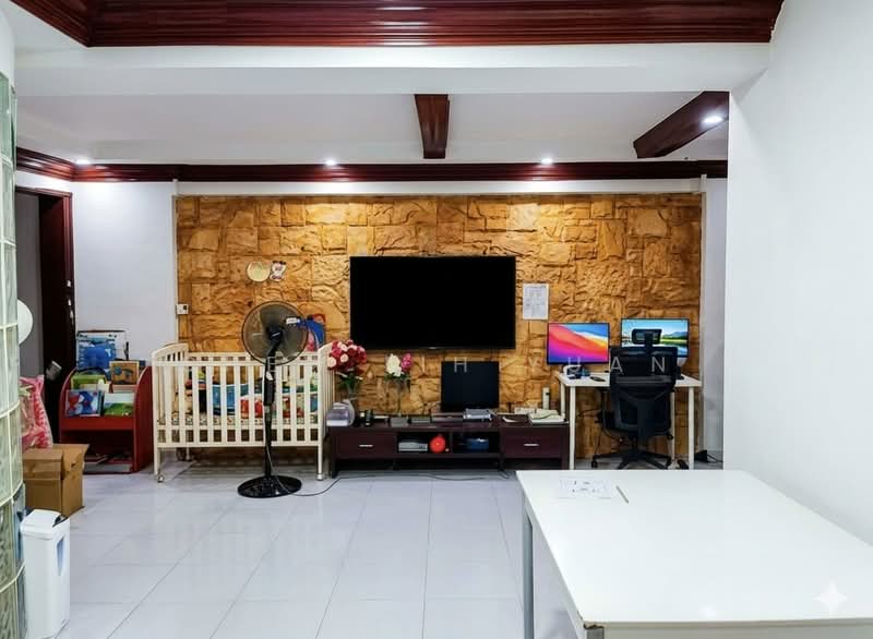370 Woodlands Avenue 1, 370 Woodlands Avenue 1, 4 Bedrooms, 1,323 sqft, HDB Flat For Sale, by Chew Lih Yuan, 500204033 - Living Room - PropertyGuru.com.sg