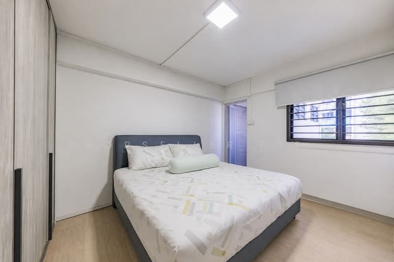127 Yishun Street 11, 127 Yishun Street 11, 3 Bedrooms, 980 sqft, HDB Flat For Sale, by ADNIX LIU, 500204034 - Bedroom - PropertyGuru.com.sg