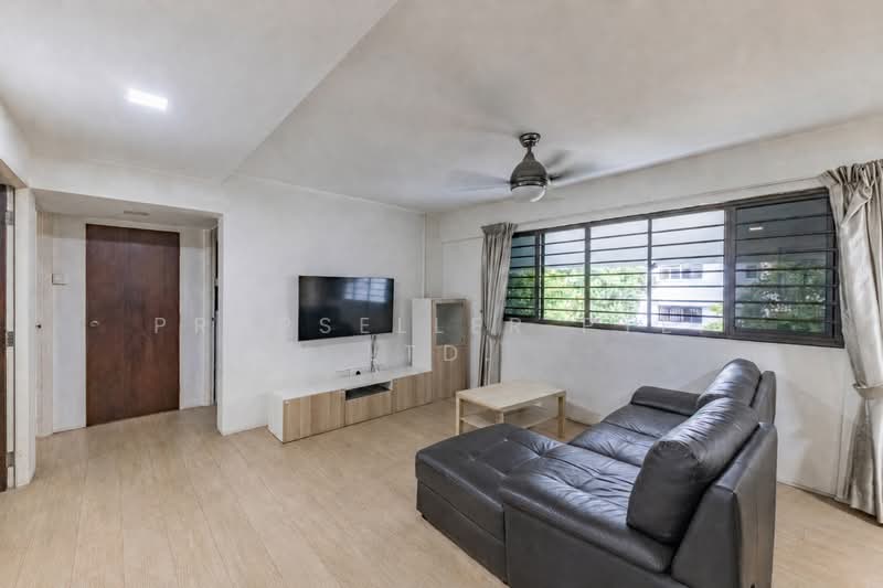 127 Yishun Street 11, 127 Yishun Street 11, 3 Bedrooms, 980 sqft, HDB Flat For Sale, by ADNIX LIU, 500204034 - Living Room - PropertyGuru.com.sg