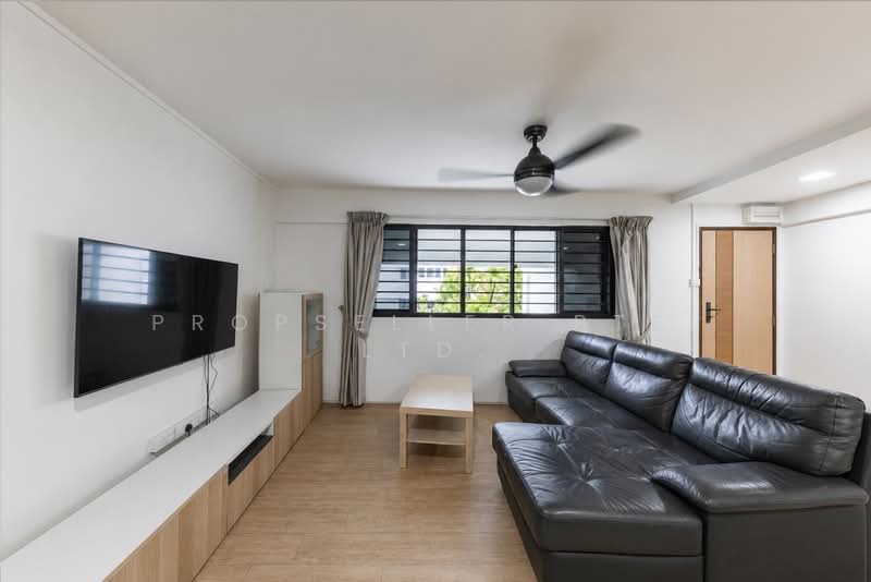 127 Yishun Street 11, 127 Yishun Street 11, 3 Bedrooms, 980 sqft, HDB Flat For Sale, by ADNIX LIU, 500204034 - Living Room - PropertyGuru.com.sg