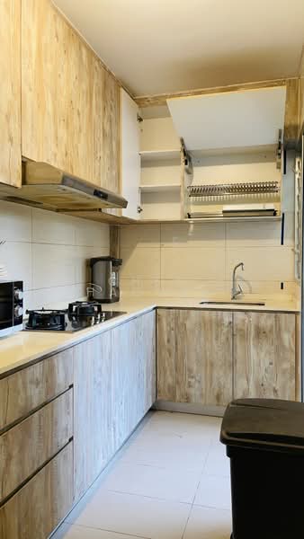 460B Bukit Batok West Avenue 9, 460B Bukit Batok West Avenue 9, 2 Bedrooms, 732 sqft, HDB Flat For Rent, by Chen Haowei, 500204042 - Kitchen - PropertyGuru.com.sg