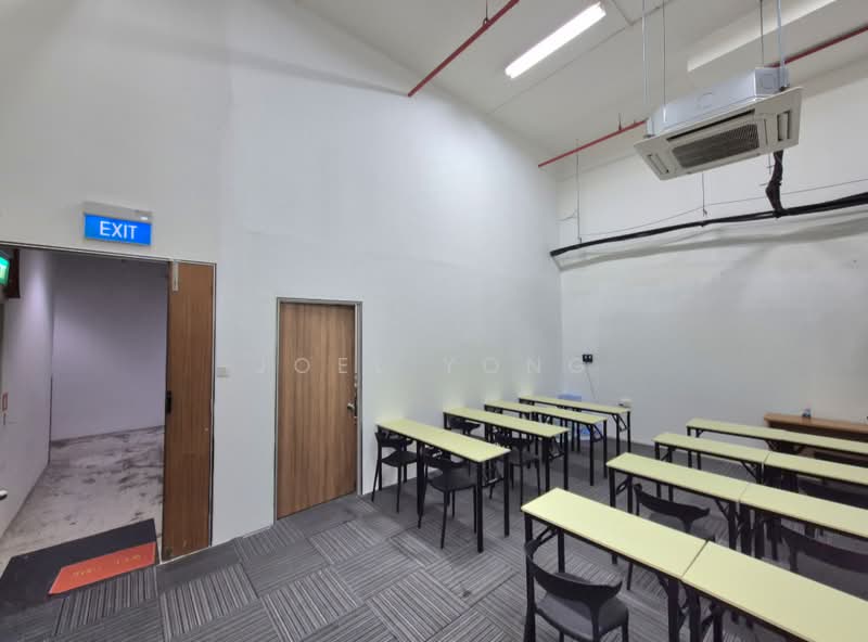 own entrance window unit (fitted)! (hougang)!, connectable to punggol sengkang hougang!, 870 sqft, Light Industrial (B1) For Rent, by Joel Yong, 500204053 - CommercialGuru.com.sg