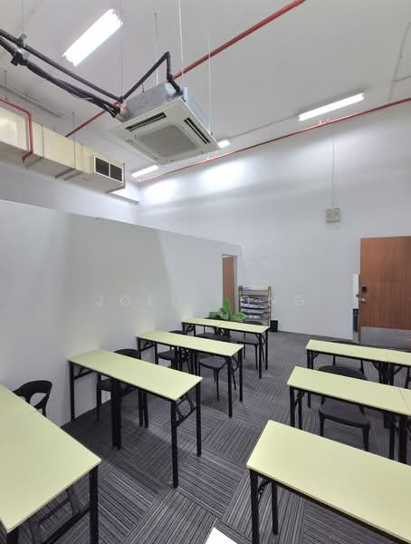 own entrance window unit (fitted)! (hougang)!, connectable to punggol sengkang hougang!, 870 sqft, Light Industrial (B1) For Rent, by Joel Yong, 500204053 - CommercialGuru.com.sg