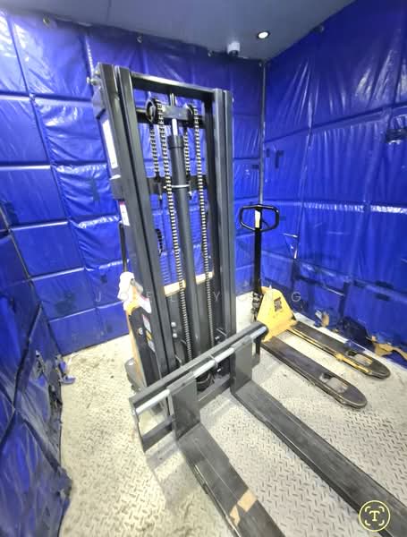 own entrance window unit (fitted)! (hougang)!, connectable to punggol sengkang hougang!, 870 sqft, Light Industrial (B1) For Rent, by Joel Yong, 500204053 - CommercialGuru.com.sg