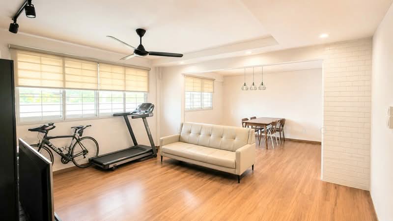 131 Simei Street 1, 131 Simei Street 1, 3 Bedrooms, 1,119 sqft, HDB Flat For Sale, by Jose Loh Zhenhao, 500204084 - Living Room - PropertyGuru.com.sg