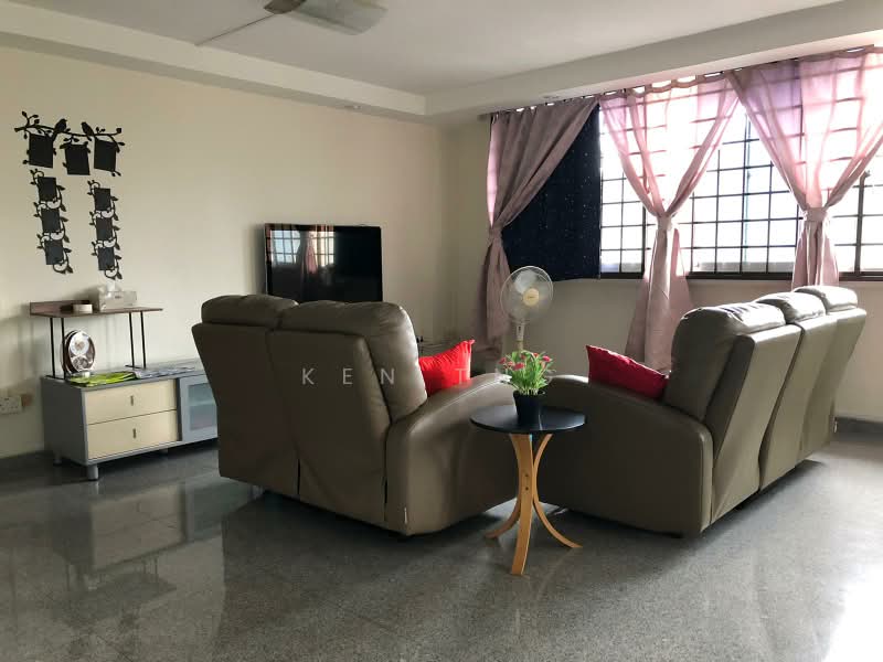 235 Serangoon Avenue 3, 235 Serangoon Avenue 3, 3 Bedrooms, 1,130 sqft, HDB Flat For Sale, by Ken Tng, 500204103 - Living Room - PropertyGuru.com.sg