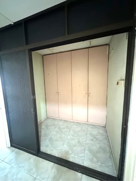 349 Jurong East Avenue 1, 349 Jurong East Avenue 1, 2 Bedrooms, 936 sqft, HDB Flat For Sale, by Magdeline Sng, 500204104 - Study room/Workspace/Storage room - PropertyGuru.com.sg
