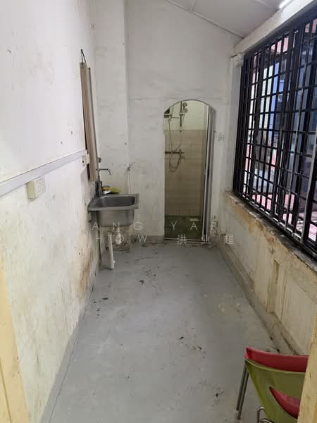 22A Roberts Lane, , 3 Bedrooms, 900 sqft, Apartment For Rent, by Ang Yap Chow 洪业超, 500204109 - Bathroom - PropertyGuru.com.sg