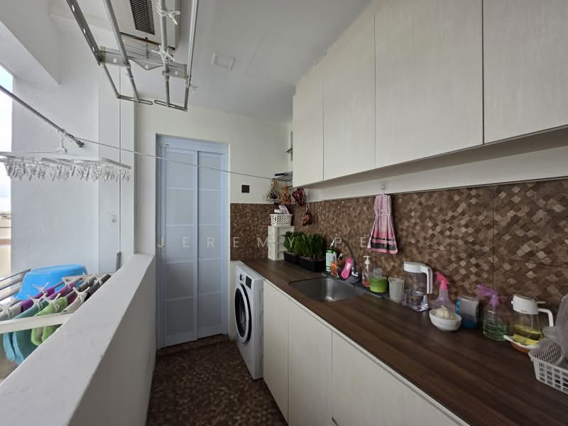 The Trumps, 1 Jalan Kembangan, 3 Bedrooms, 1,356 sqft, Condominium For Sale, by Jeremy Peh, 500204134 - Balcony - PropertyGuru.com.sg