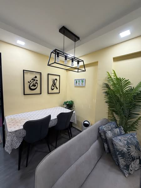 50 Circuit Road, 50 Circuit Road, 2 Bedrooms, 602 sqft, HDB Flat For Sale, by Sophian Hardie, 500204156 - Dining Room - PropertyGuru.com.sg