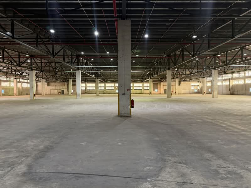 Corner | 13 Bays | 6m Clear @ Jurong, , 81,000 sqft, Warehouse For Rent, by Ryan Chau, 500204187 - Interior - CommercialGuru.com.sg