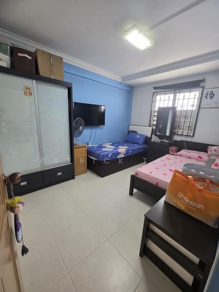 105 Serangoon North Avenue 1, 105 Serangoon North Avenue 1, 2 Bedrooms, 646 sqft, HDB Flat For Sale, by Patrick Tay, 500204190 - Bedroom - PropertyGuru.com.sg