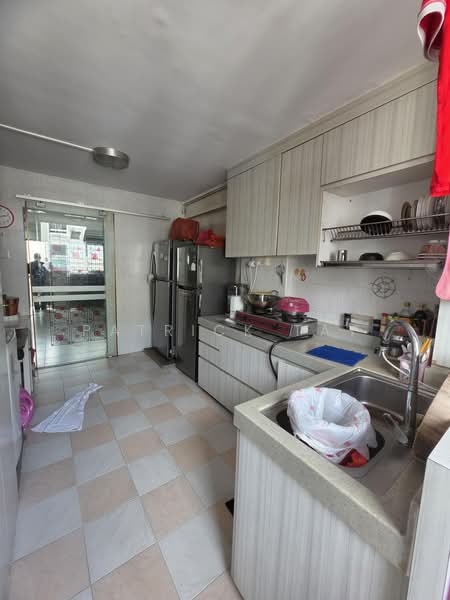 105 Serangoon North Avenue 1, 105 Serangoon North Avenue 1, 2 Bedrooms, 646 sqft, HDB Flat For Sale, by Patrick Tay, 500204190 - Kitchen - PropertyGuru.com.sg